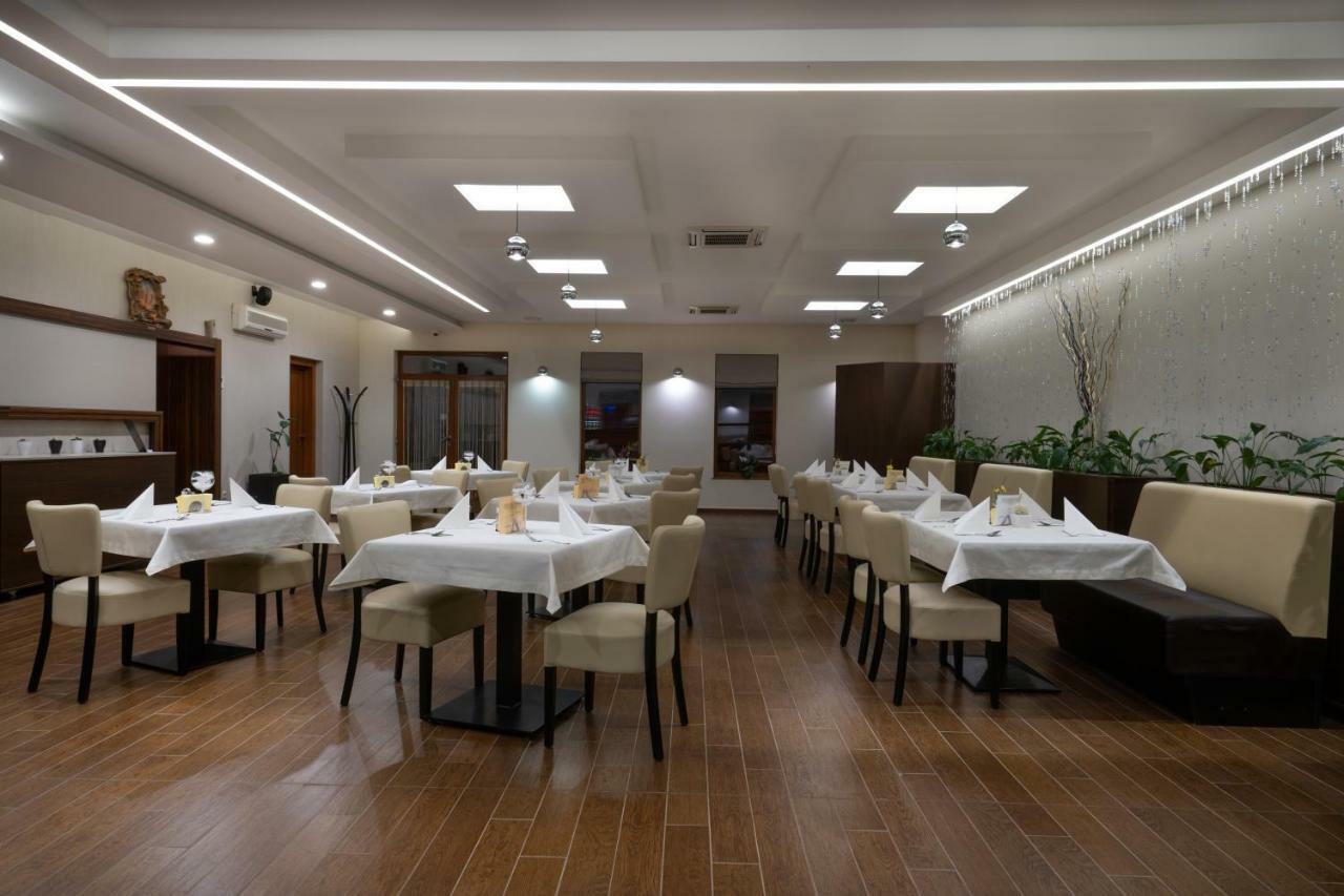 Doresz Wellness Panzio Bed and Breakfast Újhartyán Εξωτερικό φωτογραφία