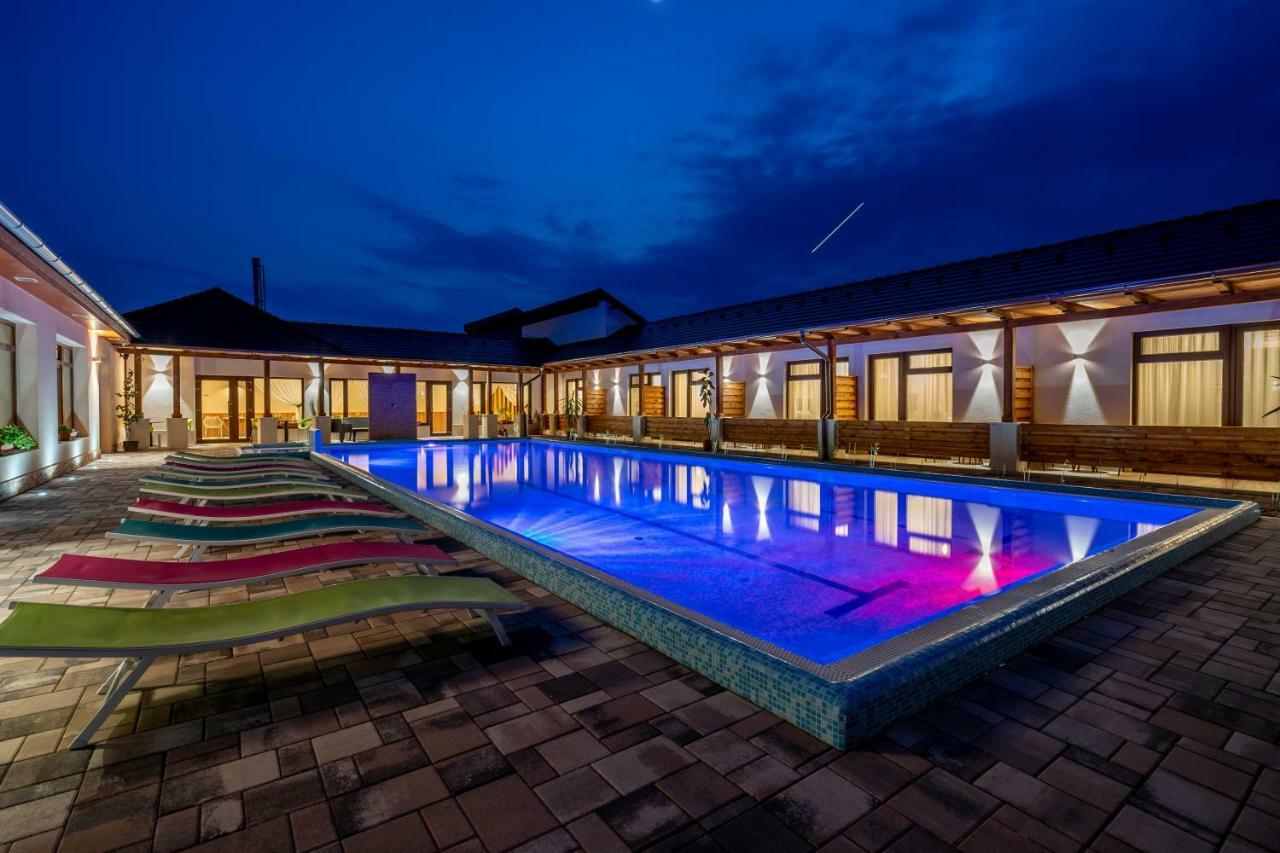 Doresz Wellness Panzio Bed and Breakfast Újhartyán Εξωτερικό φωτογραφία